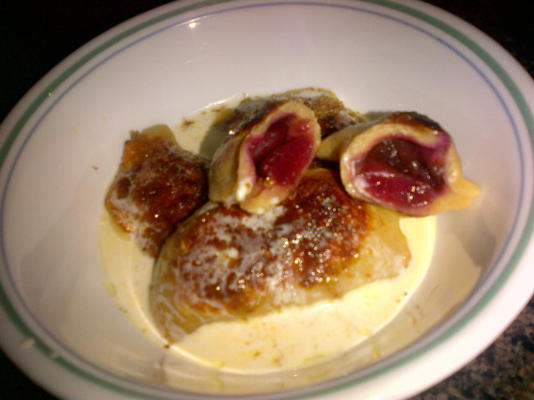 Oost-Europese kers of wilde bessen perogies