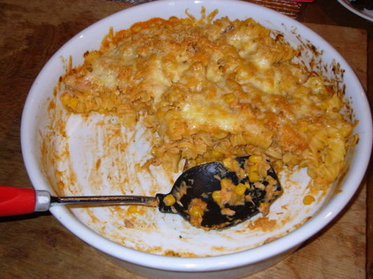 tonijn suikermaïs pasta bakken