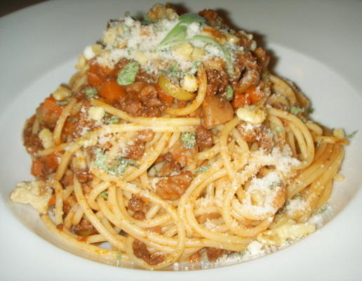 spaghetti met olijf-walnoot-bolognese