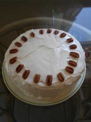 chocolate-pecan cake