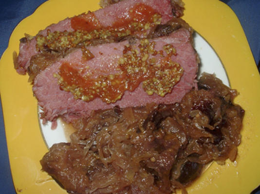 potje cornedbeef met zuurkool en pruimen