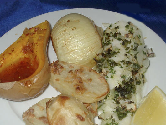 gebakken zeebaars met kruidensaus