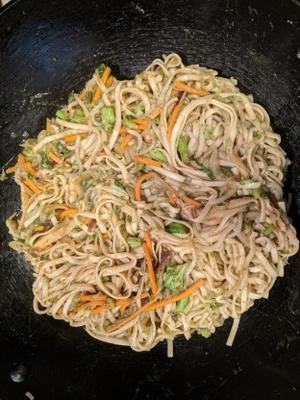 chinese takeout lo mein (veganistisch)