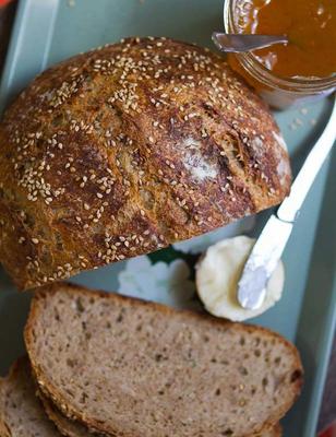 gezaaid volkoren 's nachts brood