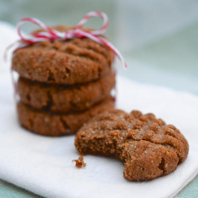 chewy amandel spice cookies