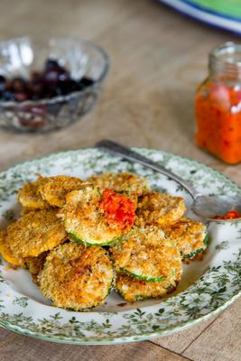 oven-gebakken courgette parmezaanse kaas chips