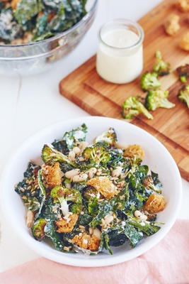 broccoli en boerenkool caesar salade