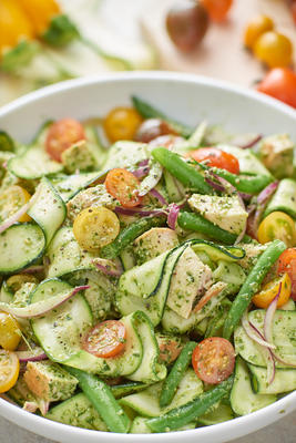 kip en veggie pesto salade