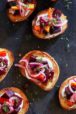 borscht crostini