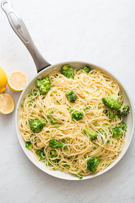 citroenachtige pasta met broccoli